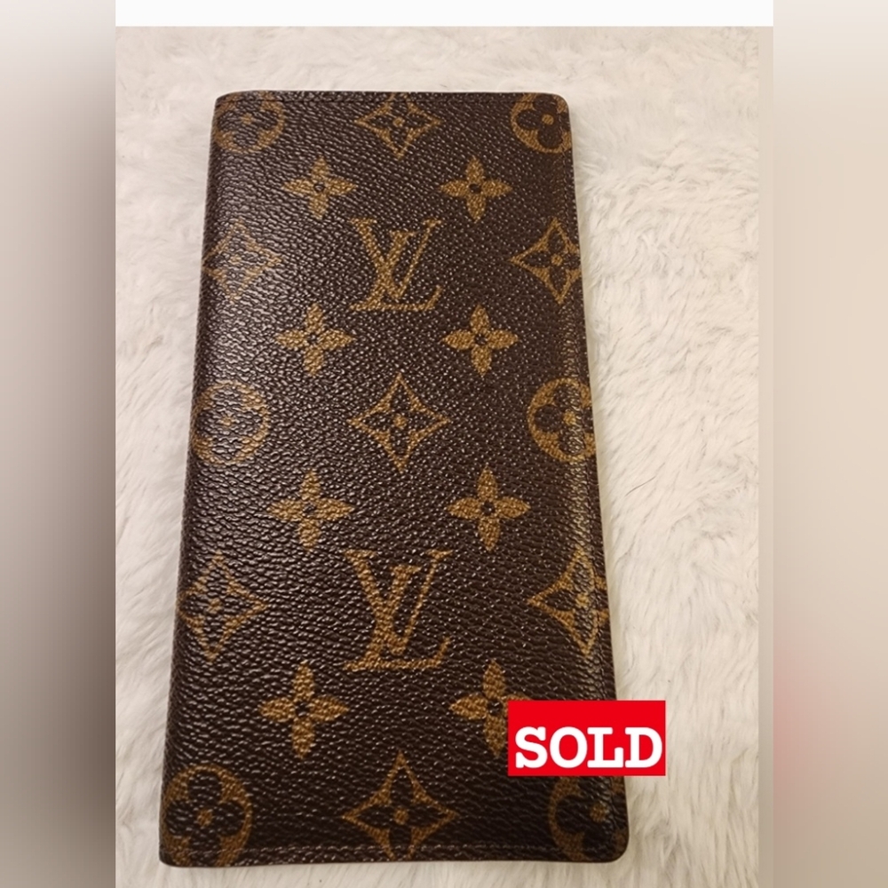 ❌️SOLD❌️ Louis Vuitton long bifold wallet